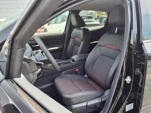 New 2025 Nissan Kicks SR image 5