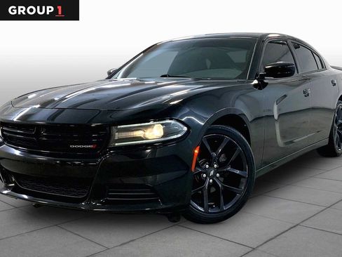 Used 2020 Dodge Charger SXT w/ Blacktop Package RWD image 1