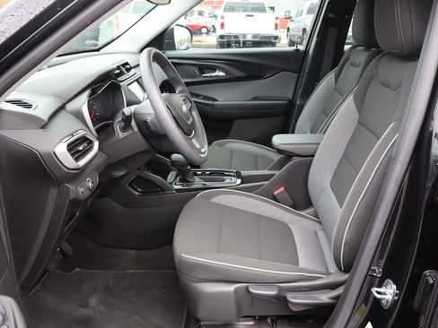 Used 2023 Chevrolet TrailBlazer LS image 4