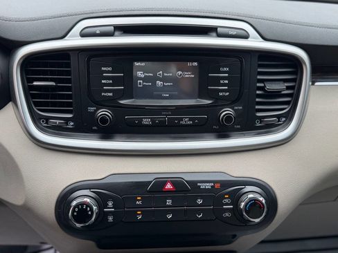 Used 2016 Kia Sorento FWD image 24