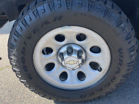 Used 2008 Chevrolet Tahoe LS w/ Skid Plate Package image 32