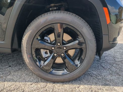 New 2025 Jeep Grand Cherokee L Limited w/ Black Appearance Package RWD image 9