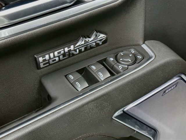 Used 2025 Chevrolet Silverado 1500 High Country AWD/4WD image 19