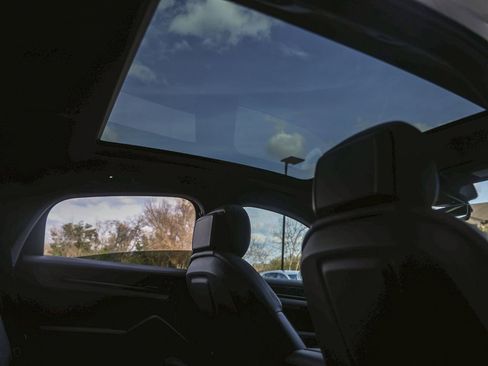 New 2025 Porsche Cayenne Coupe image 38