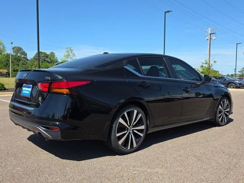Used 2022 Nissan Altima 2.5 SR FWD image 3