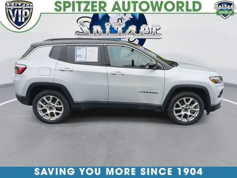 Used 2025 Jeep Compass Limited AWD/4WD image 10