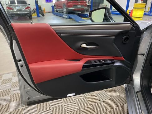 Used 2022 Lexus ES 300h F Sport image 33