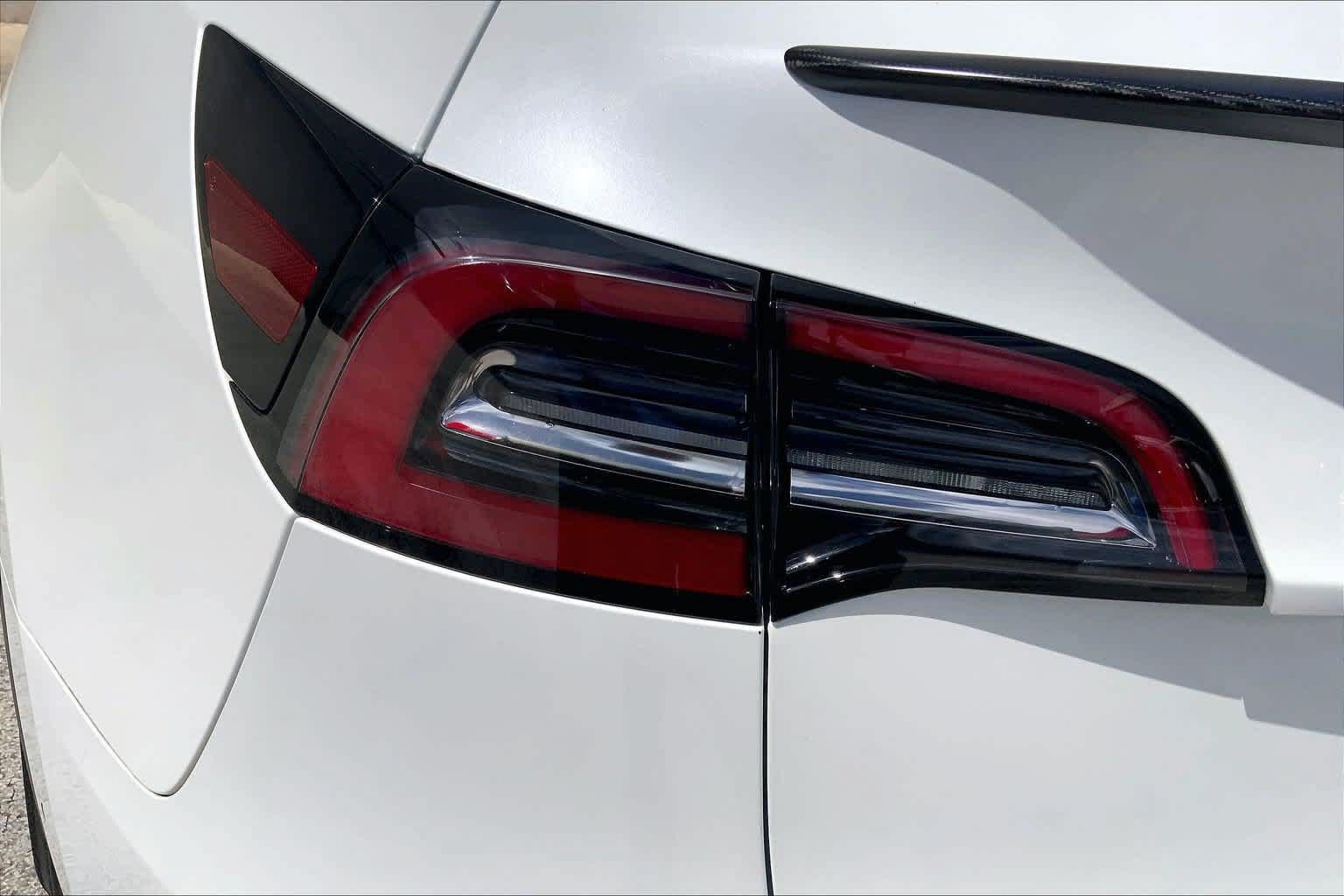 Used 2022 Tesla Model Y Performance AWD/4WD image 32
