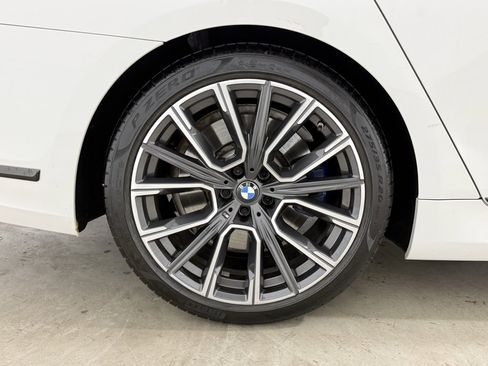 Used 2022 BMW 750i xDrive w/ Luxury Rear Seating Package image 48