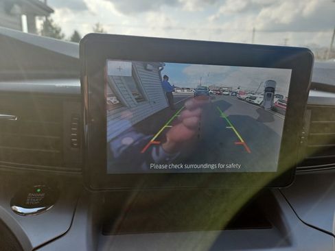 Used 2020 Ford Explorer XLT w/ Comfort Package image 11