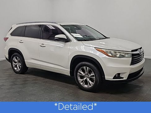 Used 2015 Toyota Highlander XLE image 3