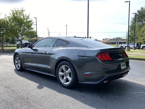 Used 2019 Ford Mustang Coupe RWD image 7