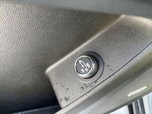 Certified 2023 Chevrolet Traverse RS image 27