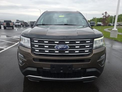 Used 2016 Ford Explorer XLT w/ Equipment Group 202A AWD/4WD image 3