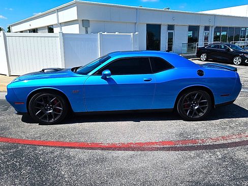 Used 2018 Dodge Challenger R/T Plus RWD image 3