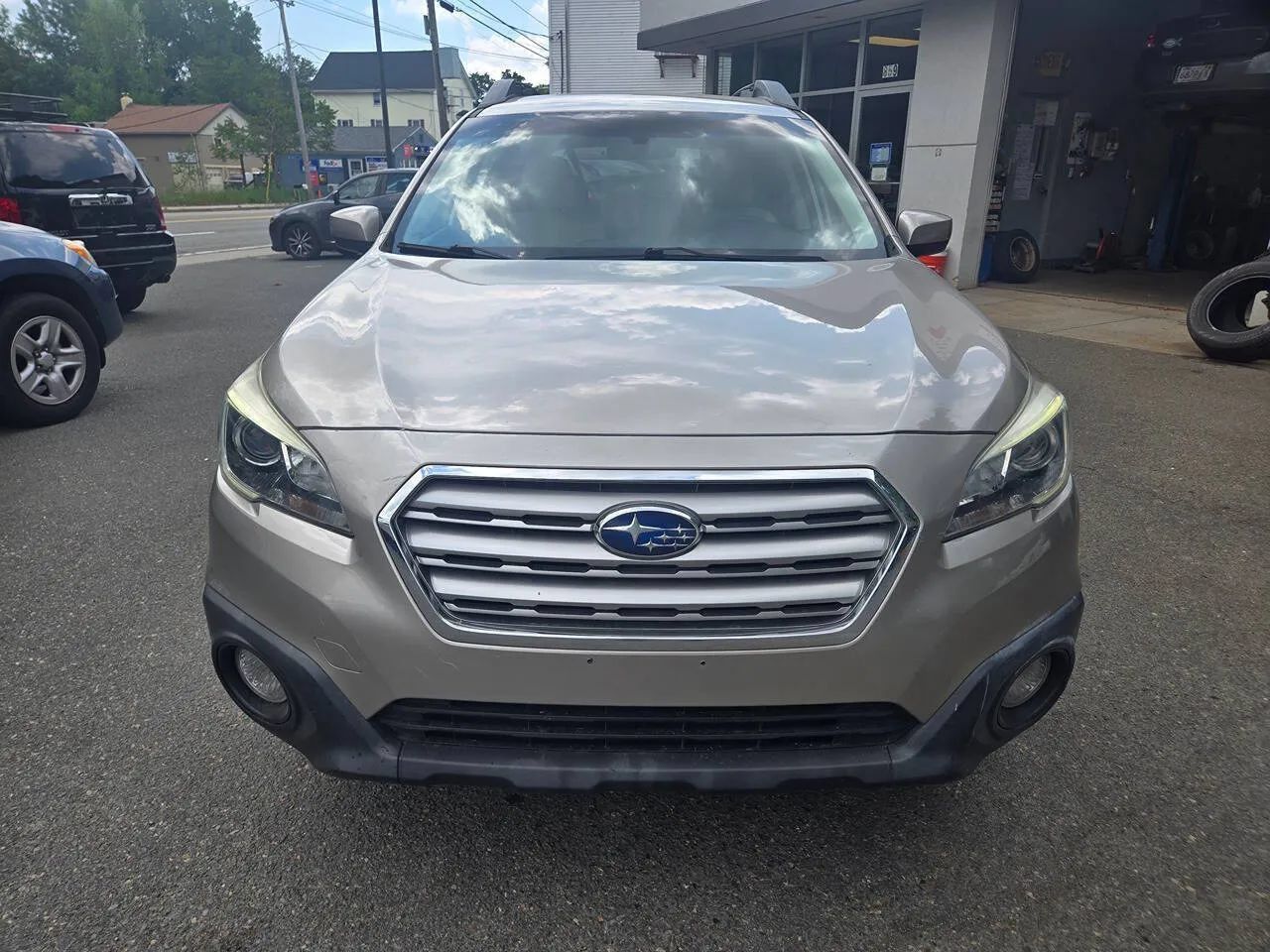 Used 2016 Subaru Outback 2.5i Premium AWD/4WD image 4