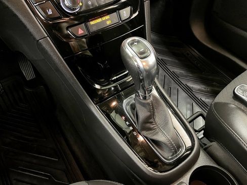 Certified 2022 Buick Encore Preferred w/ Safety Package II image 31