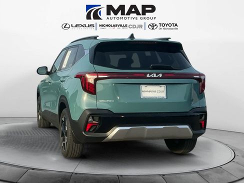 Used 2024 Kia Seltos EX image 4