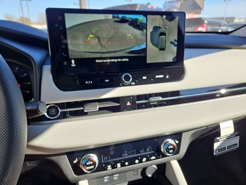 New 2026 Mitsubishi Outlander SE image 25