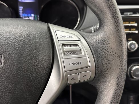 Used 2015 Nissan Rogue S image 17