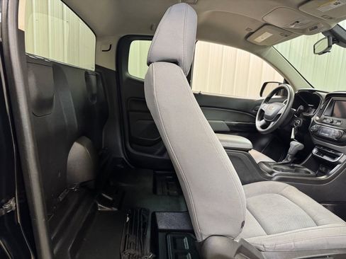 Used 2020 Chevrolet Colorado W/T image 21