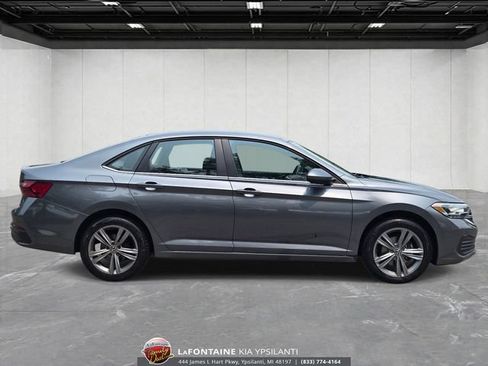 Used 2024 Volkswagen Jetta SE FWD image 14