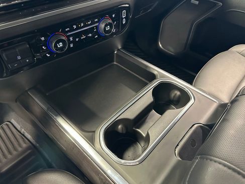 Used 2025 Chevrolet Silverado 2500 LTZ w/ LTZ Convenience Package image 30