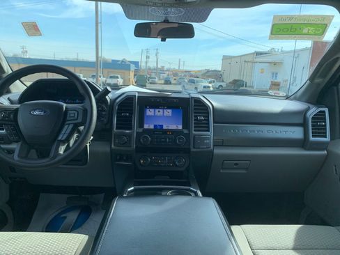 Used 2019 Ford F250 XLT w/ XLT Premium Package image 24
