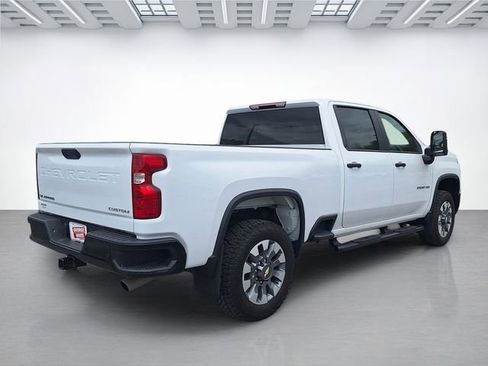 Used 2025 Chevrolet Silverado 2500 Custom w/ Custom Value Package AWD/4WD image 4