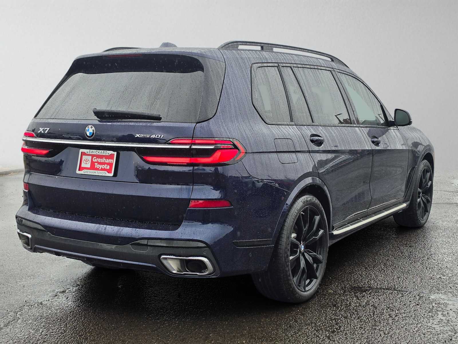 Used 2023 BMW X7 xDrive40i w/ M Sport Package AWD/4WD image 3