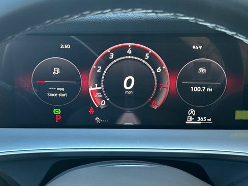 New 2025 Volkswagen Tiguan SE image 22