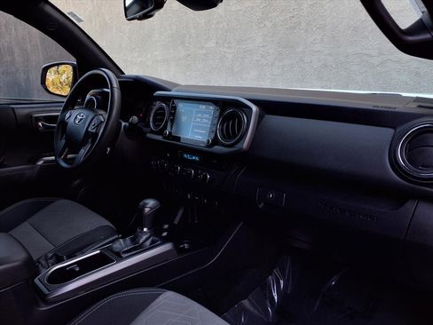 Certified 2023 Toyota Tacoma TRD Off-Road image 23