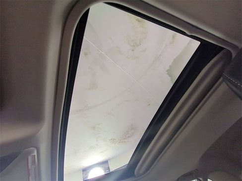 Used 2023 Toyota RAV4 XLE Premium image 24