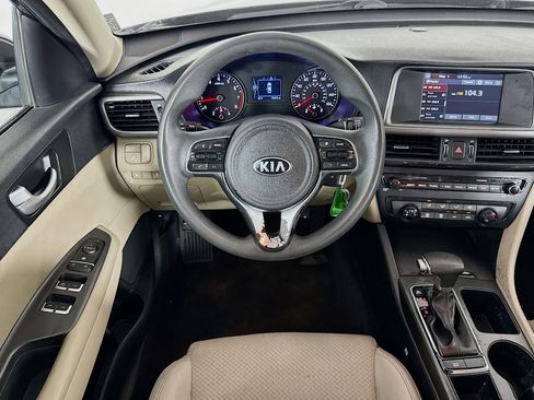 Used 2018 Kia Optima LX w/ 17" Alloy Wheels Package FWD image 16