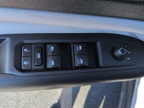 Used 2025 Jeep Compass Limited AWD/4WD image 16