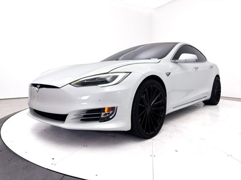 Used 2018 Tesla Model S 100D AWD/4WD image 13