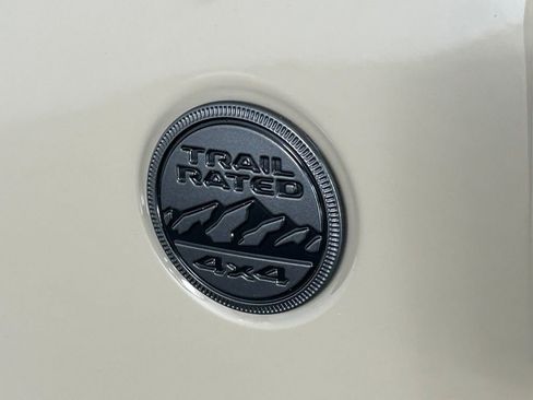 Used 2022 Jeep Gladiator Sport image 27