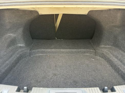 Used 2016 Ford Taurus SE FWD image 31