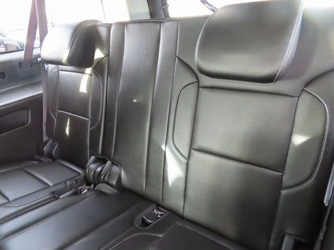 Used 2015 Chevrolet Suburban LTZ image 33