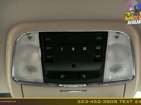 Used 2016 Chrysler 300 C RWD image 23