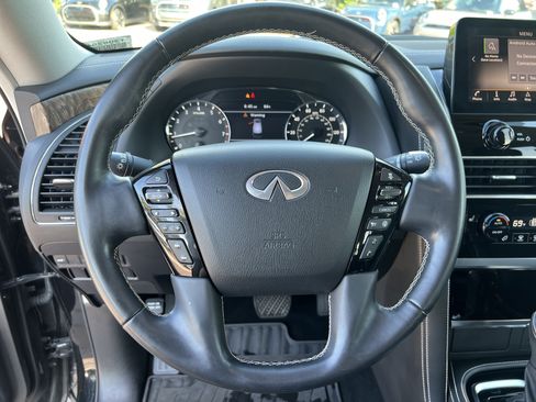 Used 2023 INFINITI QX80 Premium Select w/ All-Season Package RWD image 18