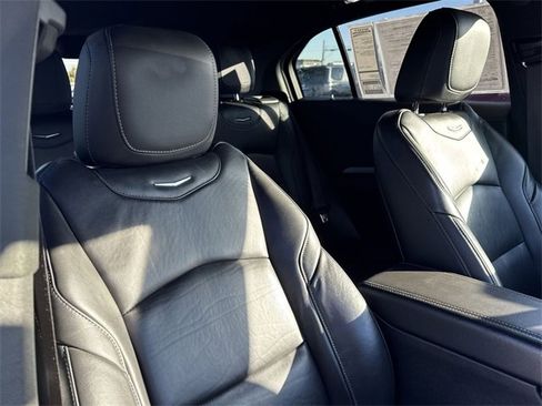 Used 2023 Cadillac XT4 Premium Luxury image 22