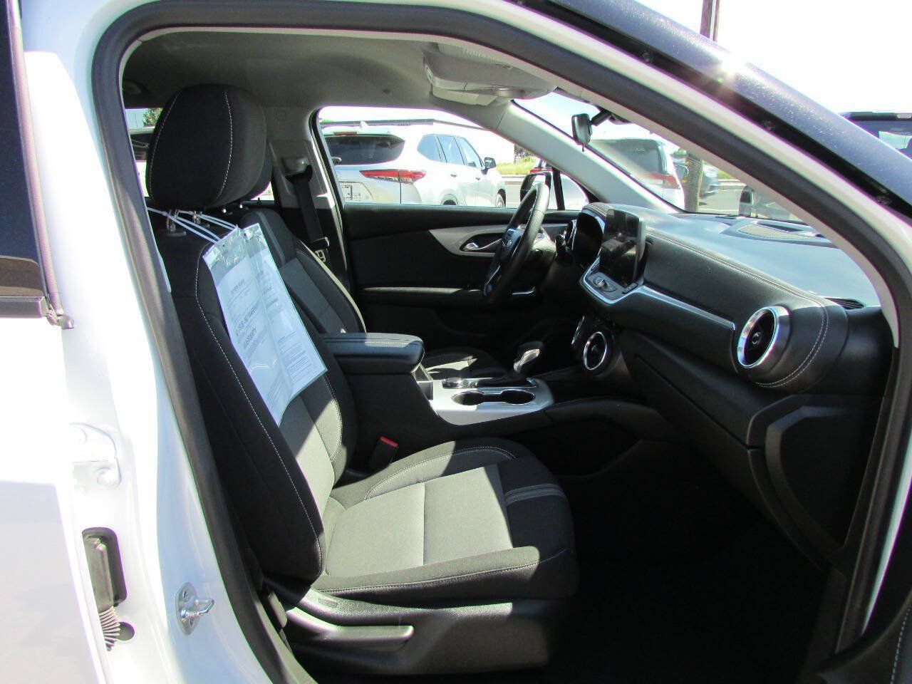 Used 2025 Chevrolet Blazer LT FWD image 18