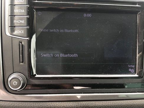 Used 2016 Volkswagen Tiguan SE image 12