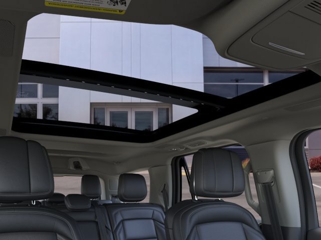 New 2025 Lincoln Navigator Reserve AWD/4WD image 22