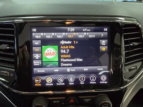 Used 2021 Jeep Grand Cherokee Limited image 38