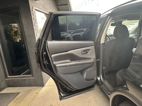 Used 2020 Nissan Murano SV image 10