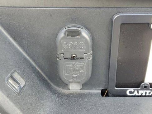 Used 2023 GMC Sierra 1500 SLT w/ SLT Premium Package image 7