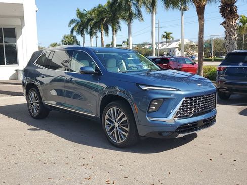 Used 2025 Buick Enclave Avenir w/ Super Cruise Package image 7