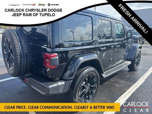 Used 2025 Jeep Wrangler Sahara image 6